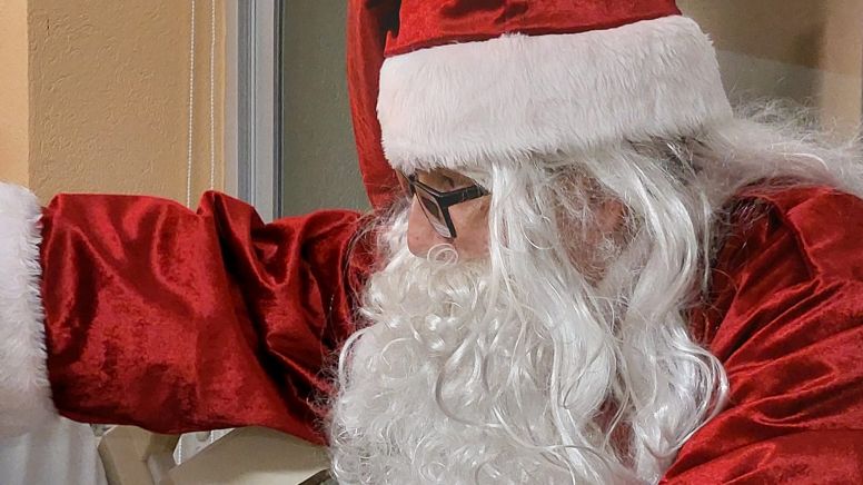 Buscan llevar felicidad a pacientes del Hospital Regional de Alta Especialidad del Bajío en Navidad y Día de Reyes