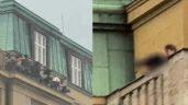 Balacera en Praga: tirador sube a fachada de edificio y mata a varios cerca de universidad