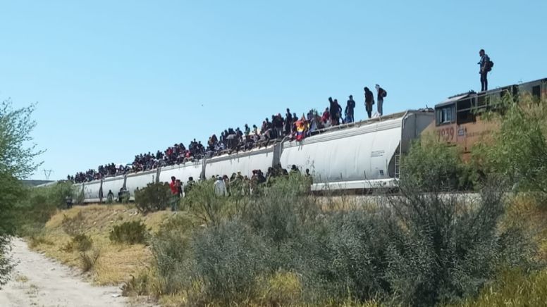 Se queda dormido y aplasta tren a migrante venezolano en Aguascalientes. 