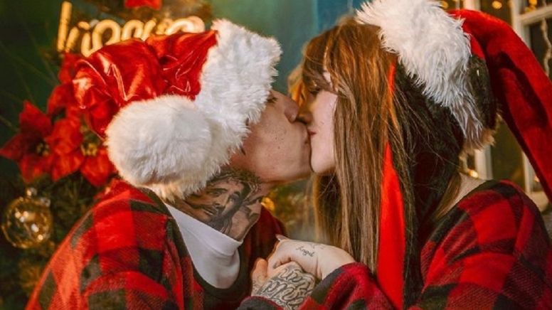 Santa Fe Klan deja look de 'cholo' para cursi sesión de fotos junto a Stela Mueller, su novia