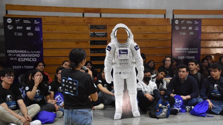 Estudiantes de la UG se sumergen en la industria de la exploración espacial