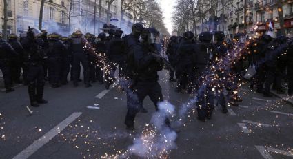 Protestas en Francia recrudecen por ley a pensiones
