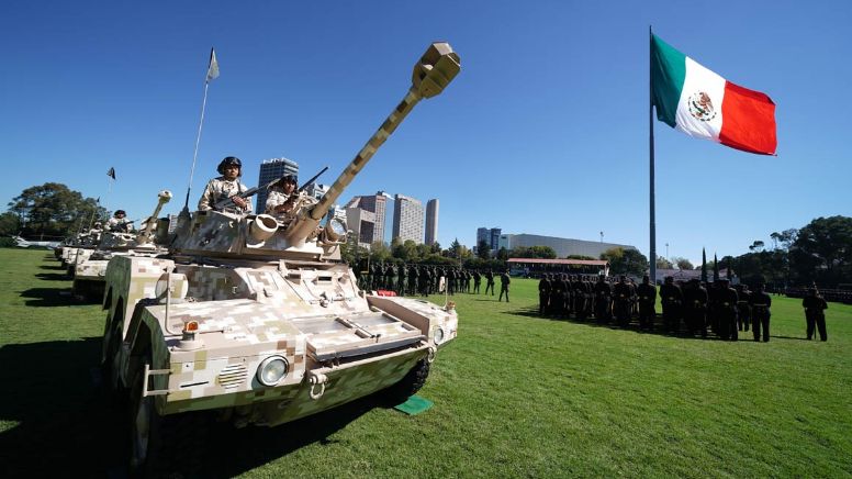 Familia Romero pasa de vender a Sedena uniformes a los tanques con AMLO
