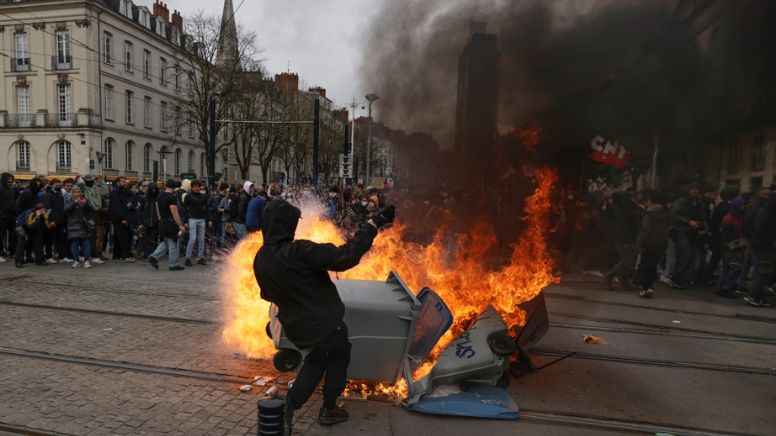Huelga en Francia: intensifica peligro tras protestas por pensiones