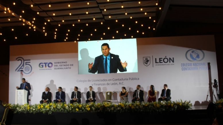 El Colegio de Licenciados en Contaduría Pública y Finanzas de León celebra 25 aniversario