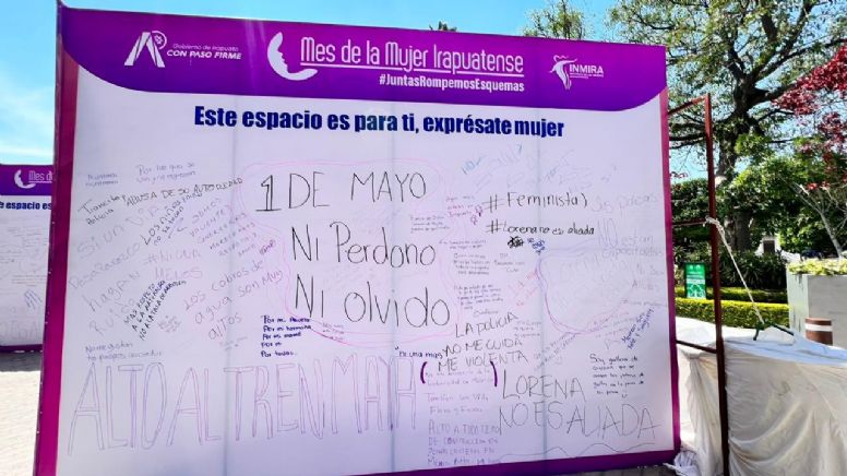 Mujeres reprochan represión del 1 de mayo de 2022 a Lorena Alfaro... en mamparas del Municipio