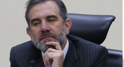 Pide Córdova a nuevo INE resistir embates del poder; ataca Morena consejero presidente