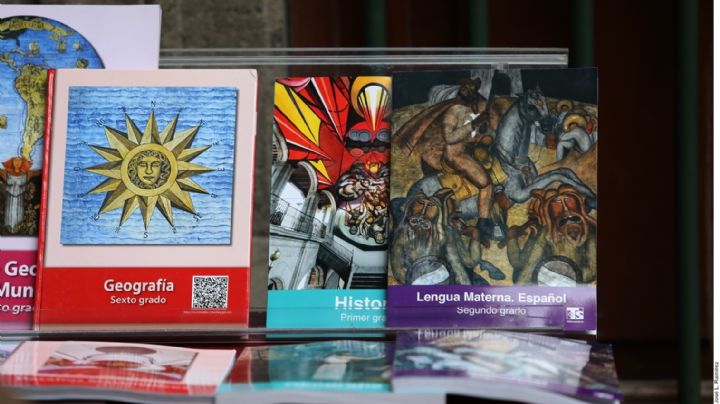 Defiende AMLO contenido de libros de texto... y cita a Marx