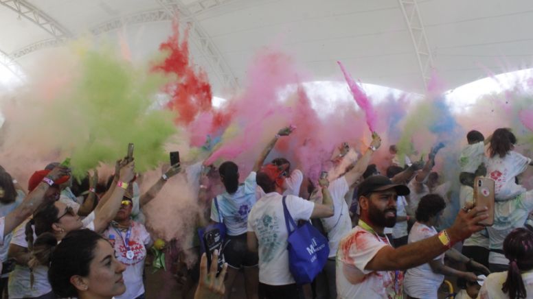 Happy Colors León: Disfrutan colorida carrera en domingo