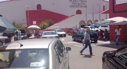 Entre temor e ilusión acuden al tianguis de autos usados en Pachuca