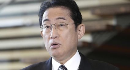 Japón: Primer ministro destituye a su hijo de su cargo por hacer polémica fiesta