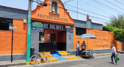 Gobierno de Moroleón pinta de naranja edificios públicos de la ciudad