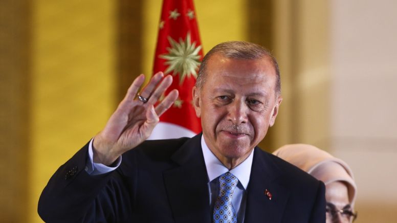 Confirman en Turquía triunfo de Erdogan en balotaje