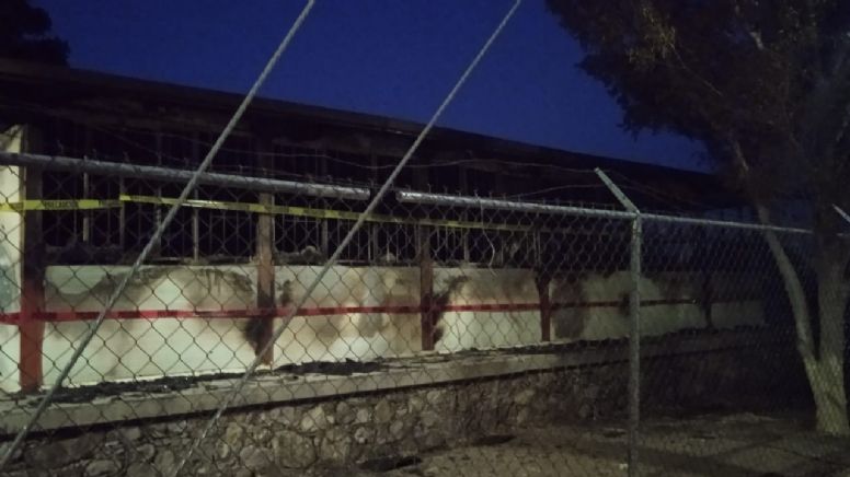 Fuego consume la primaria de San Juan Temascatío, 35 menores se quedan sin escuela