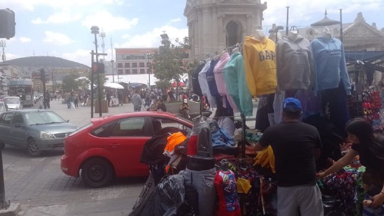 Se desborda ambulantaje en torno al Reloj de Pachuca; venden espacios en calles: Procentro