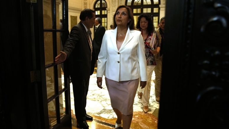 Da Dina Boluarte marcha atrás a adelantar elecciones; gobernará hasta 2026