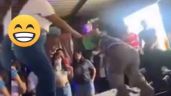 VIDEO. Nuevo Medio Metro se cae de escenario y lo bautizan con nueva cumbia: ‘El Medio Menso’