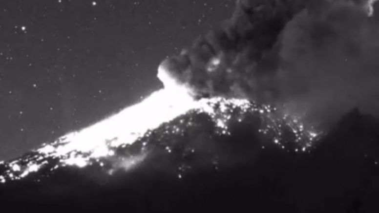 VIDEO: Explota el volcán Popocatépetl y el sonido ¡es escalofriante!