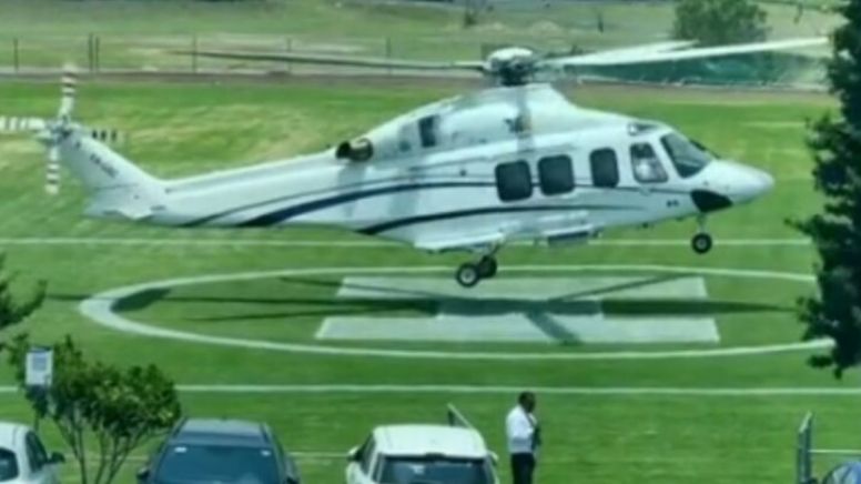VIDEO Supuesto hijo de Ricardo Salinas Pliego llega en helicóptero al Tec de Monterrey