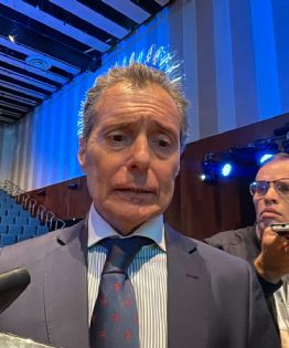 Alberto Peláez, corresponsal de guerra, llama a los periodistas a generar conciencia