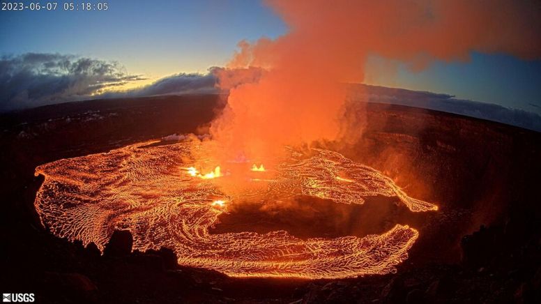 Reanuda erupciones volcán en Hawai tras pausa de tres meses