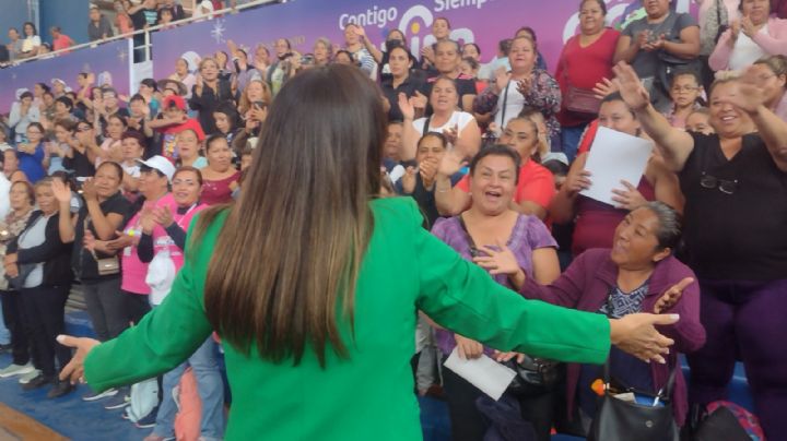 Entregan mil tarjetas MujerESGrandeza en evento a puerta cerrada en Irapuato