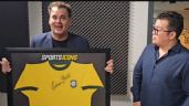 David Faitelson: Franco Escamilla le da camiseta certificada de Pelé; ‘Me hiciste el día’, dice el analista