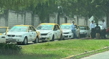 Reclaman vecinos por sitio de taxis en calle de Tulancingo