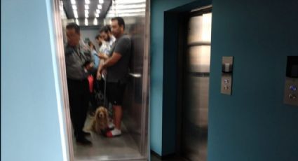 Accidente: Familia se queda atrapada 40 minutos en un elevador en Monterrey