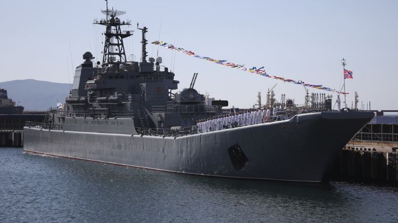 Ucrania ataca instalaciones del puerto Novorossiysk en Mar Negro y daña buque de guerra ruso