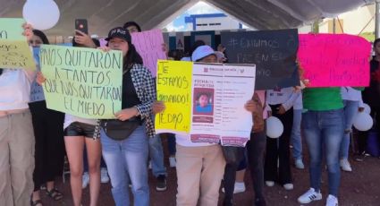 Protestan vecinos de Acatlán en informe de actividades de alcaldesa, exigen seguridad