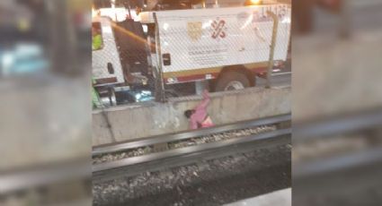 Accidente en CDMX: Mujer salta malla ciclónica del Metro y cae a vías; recibe descarga eléctrica en mano derecha