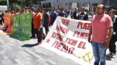 Padres de los 43 normalistas se concentran en el Hemiciclo a Juárez
