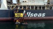 Protesta Greenpeace en buque minero en Manzanillo: 'Destructor del océano', acusan