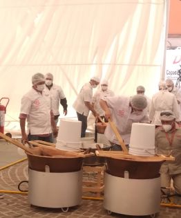 Productores de Celaya ya trabajan en la preparación de la cajeta más grande del mundo