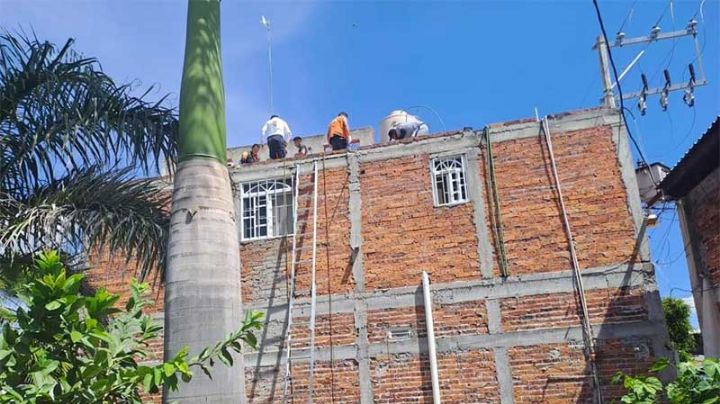 Abasolo: Recibe descarga eléctrica cuando instalaba red de comunicaciones en una casa