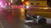 Accidente en Edomex: Hacía 'caballitos' en su moto, pero cae de cabeza y sin casco; murió al instante