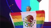 En pleno mes patrio, Christian Chávez ondea la Bandera de México pero con colores LGBT+