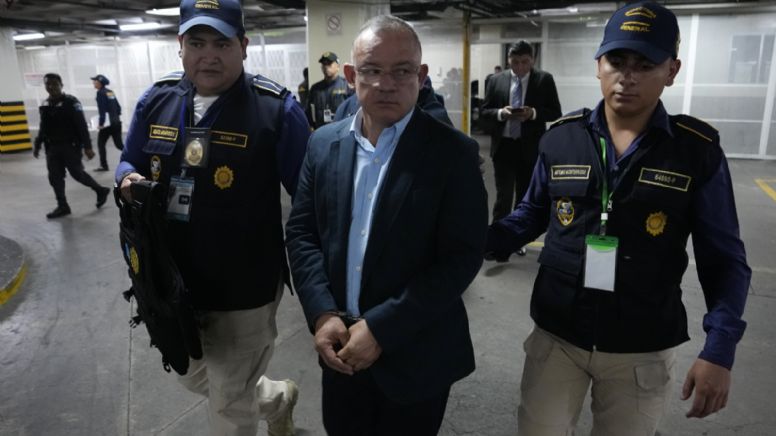 Arrestan a exministro de Guatemala; Corte protege a vicepresidenta previo a inicio de nuevo gobierno