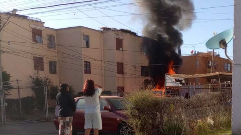 Se incendia camioneta estacionada en zona departamental de Celaya