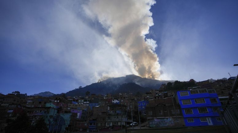 Colombia intenta apagar más de 30 incendios tras declaración de calamidad