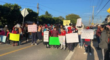 Padres y madres de estudiantes de La Cruz bloquean carretera para exigir una primaria