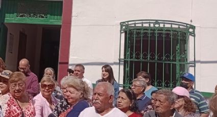 Enriquecen programa de adultos mayores con talleres de inglés, terapia física y bisutería en Salamanca