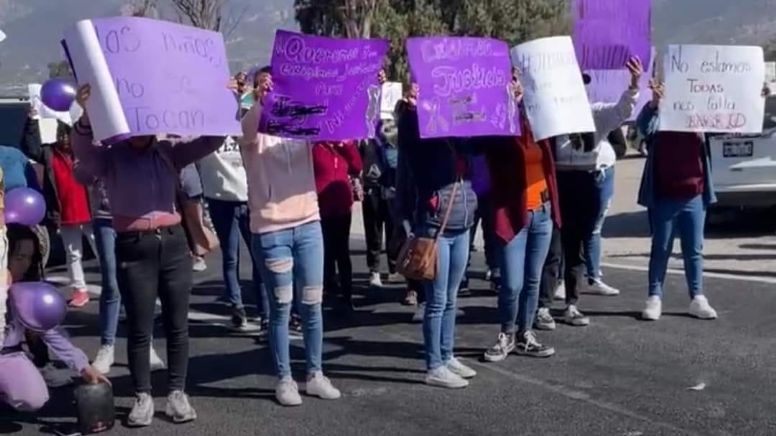 Por muerte de niña de 10 años, bloquean la Pachuca-Actopan en El Arenal