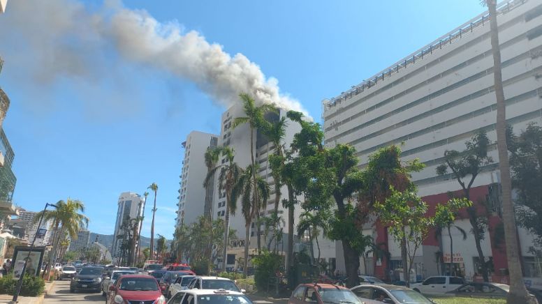 Incendio en Guerrero: Se incendia piso 12 de un hotel en remodelación en Acapulco