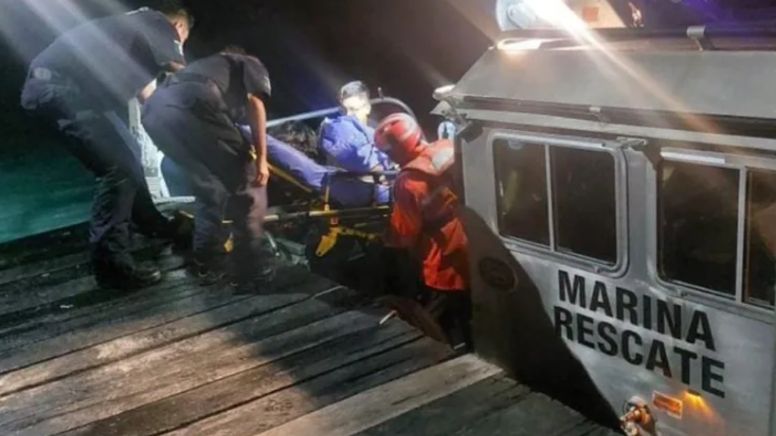 Tragedia en Isla Mujeres: Se hunde embarcación llena de turistas; hay 4 muertos, entre ellos un niño