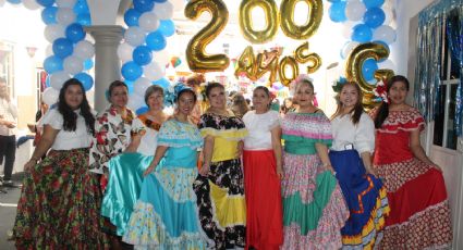 Niños de primaria festejan los 200 años de Guanajuato