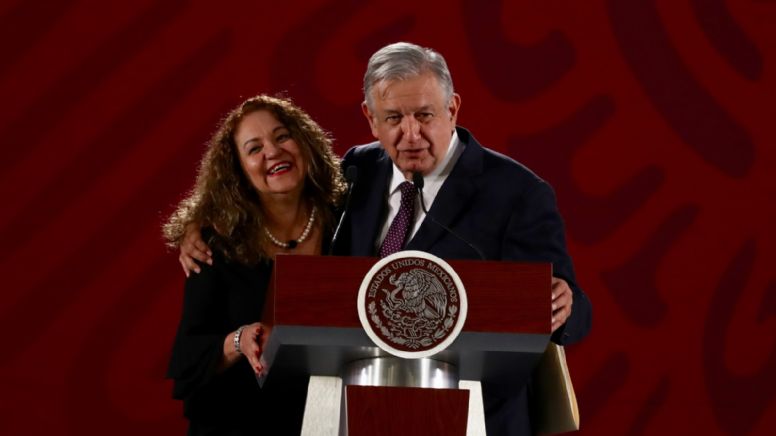 'Los tengo grabados a todos': Sanjuana Martínez acusa de corrupción a vocero de Presidencia