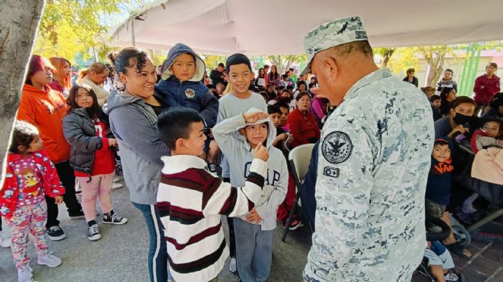Guardia Nacional regala juguetes a niños de la colonia 10 de Mayo