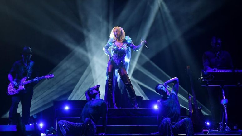 Christina Aguilera impacta con nuevo look tras perder mucho peso